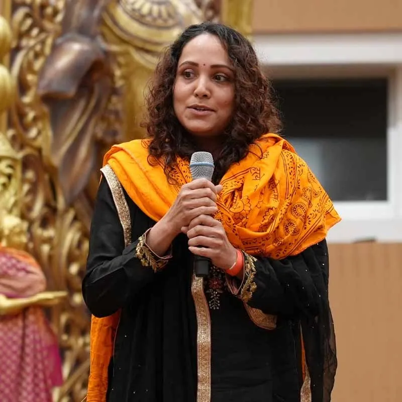  interactive Question and Answer sessions where participants can ask Swamiji about spiritual topics, personal challenges, and philosophical questions.