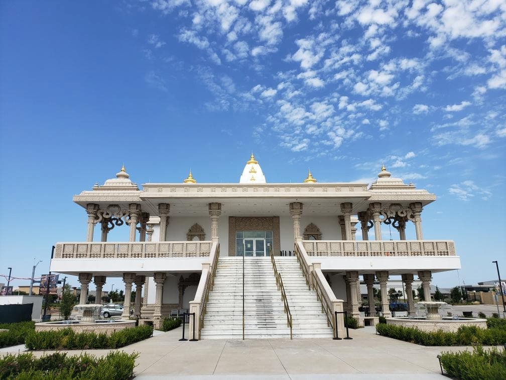 A beautiful portrait of Radha Krishna Temple of Dallas front side of the building