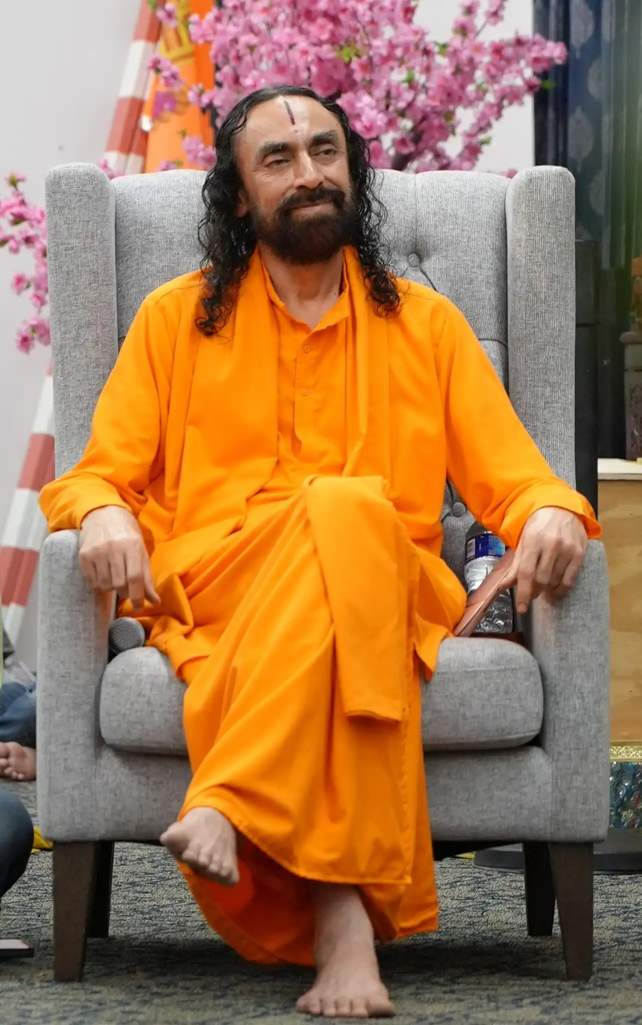 A central blessing of the retreat is the opportunity to learn directly from Swami Mukundananda, an internationally respected spiritual teacher and exponent of Bhakti Yoga.