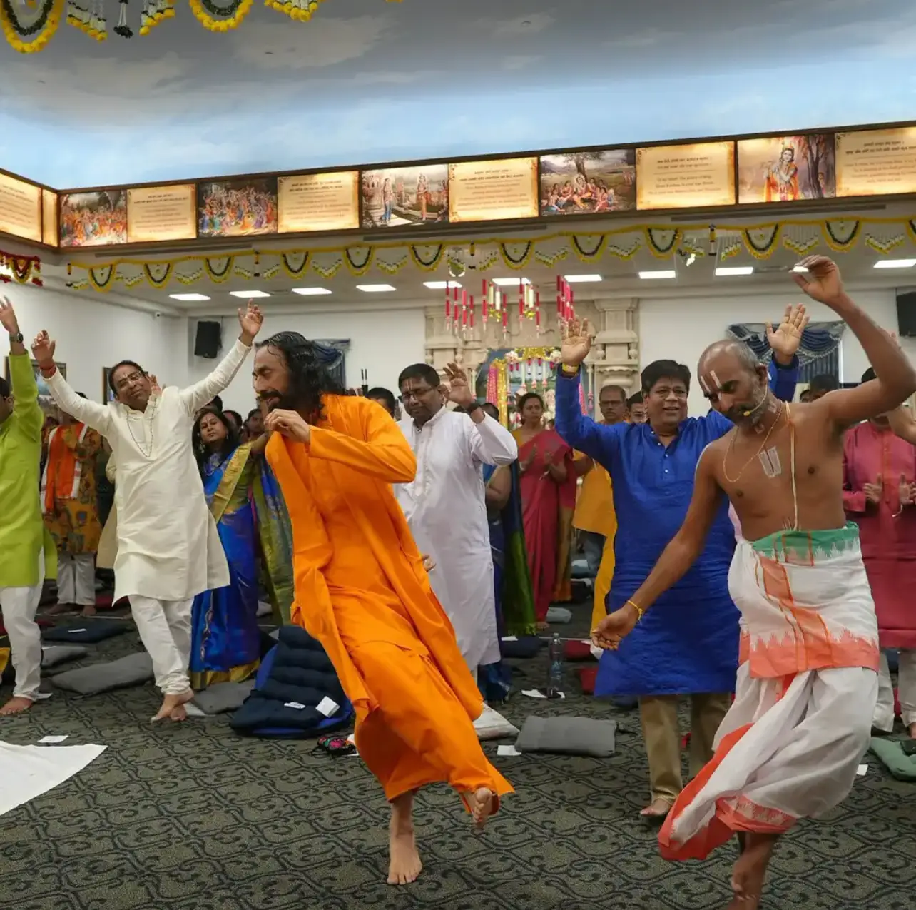 One of the most unforgettable highlights of the Mahotsavam was the high-energy kirtan led by Swami Mukundananda