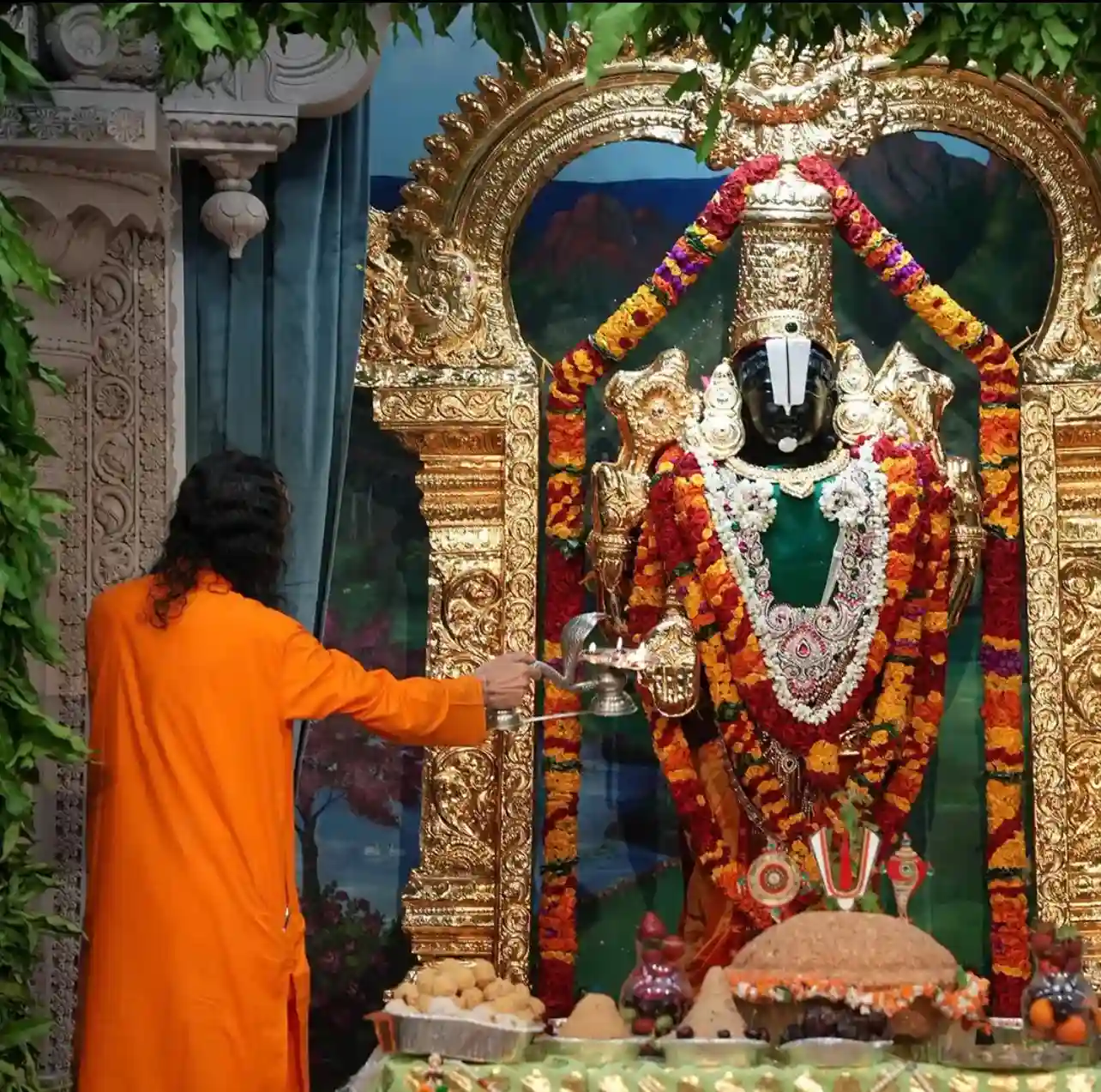 Swami Mukundananda at the Sri Venkateswara Swamy Prana Pratishtha Mahotsavam at the Radha Krishna Temple of Dallas